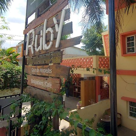 Ruby - Casa De Hospedes - Backpackers Nampula 外观 照片
