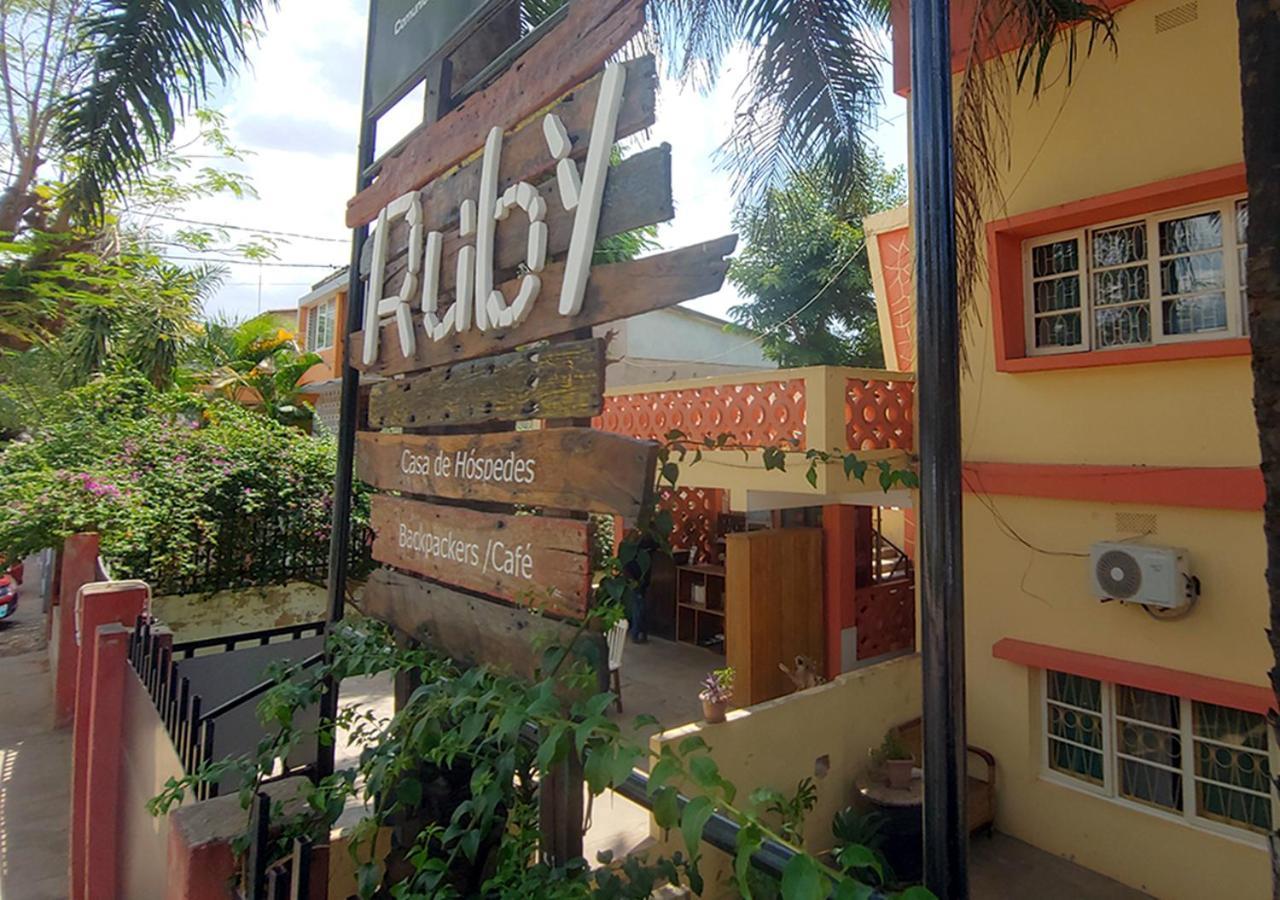 Ruby - Casa De Hospedes - Backpackers Nampula 外观 照片